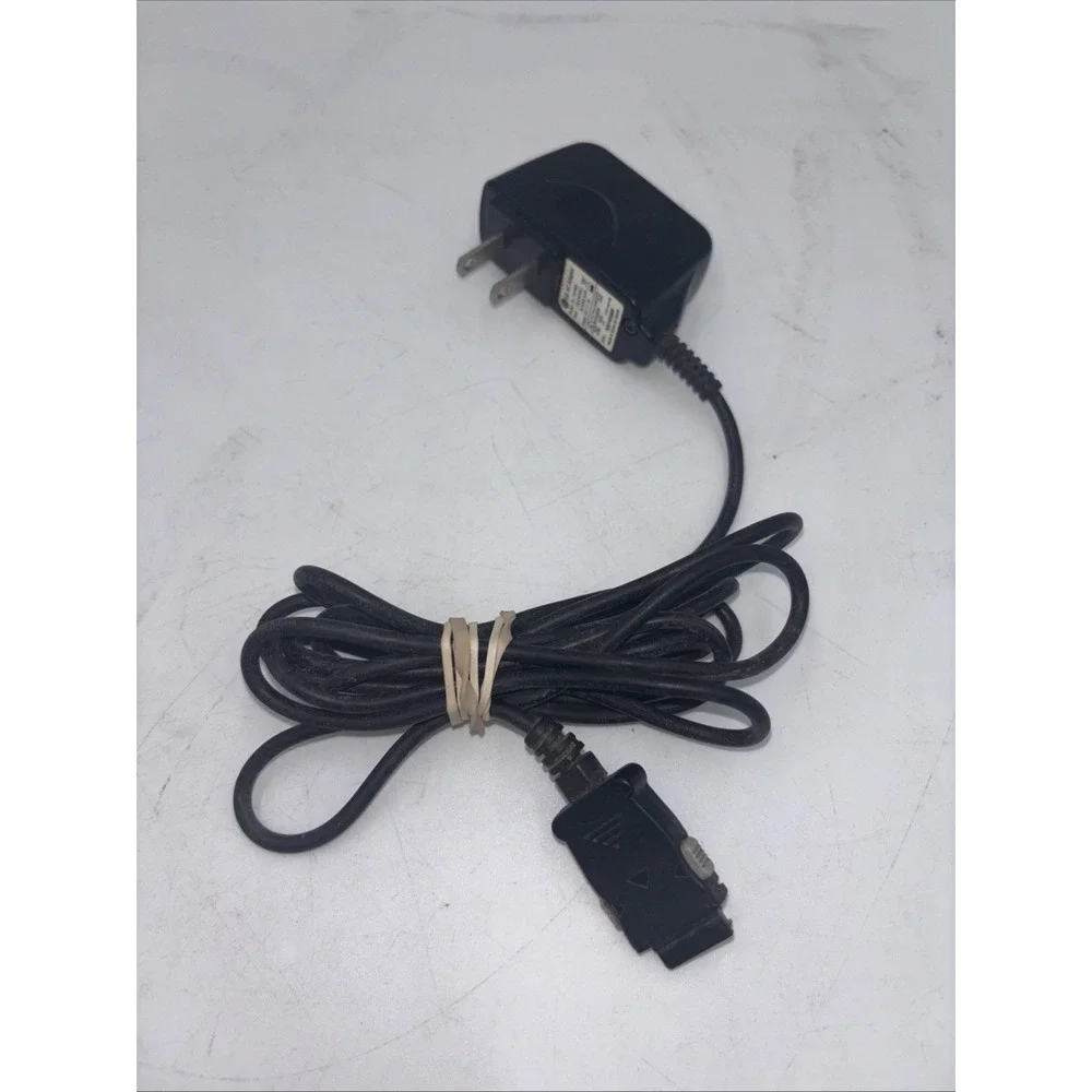 Genuine LG TA-P02WR AC Adaptor Power Cellphone Wall Charger Output 5V DC 1A OEM